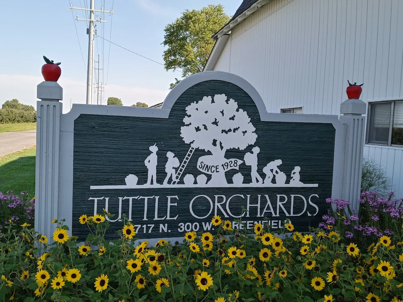 This Family Orchard Is Home To The Best Apple Cider Donuts You’ll Ever Try