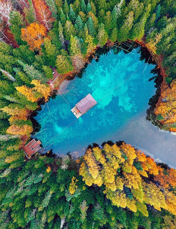 The Jaw-Dropping Michigan Lake So Clear It Looks Fake