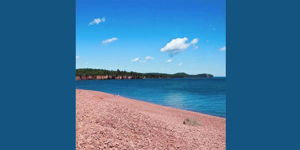 Where is Iona beach and what’s good about it?