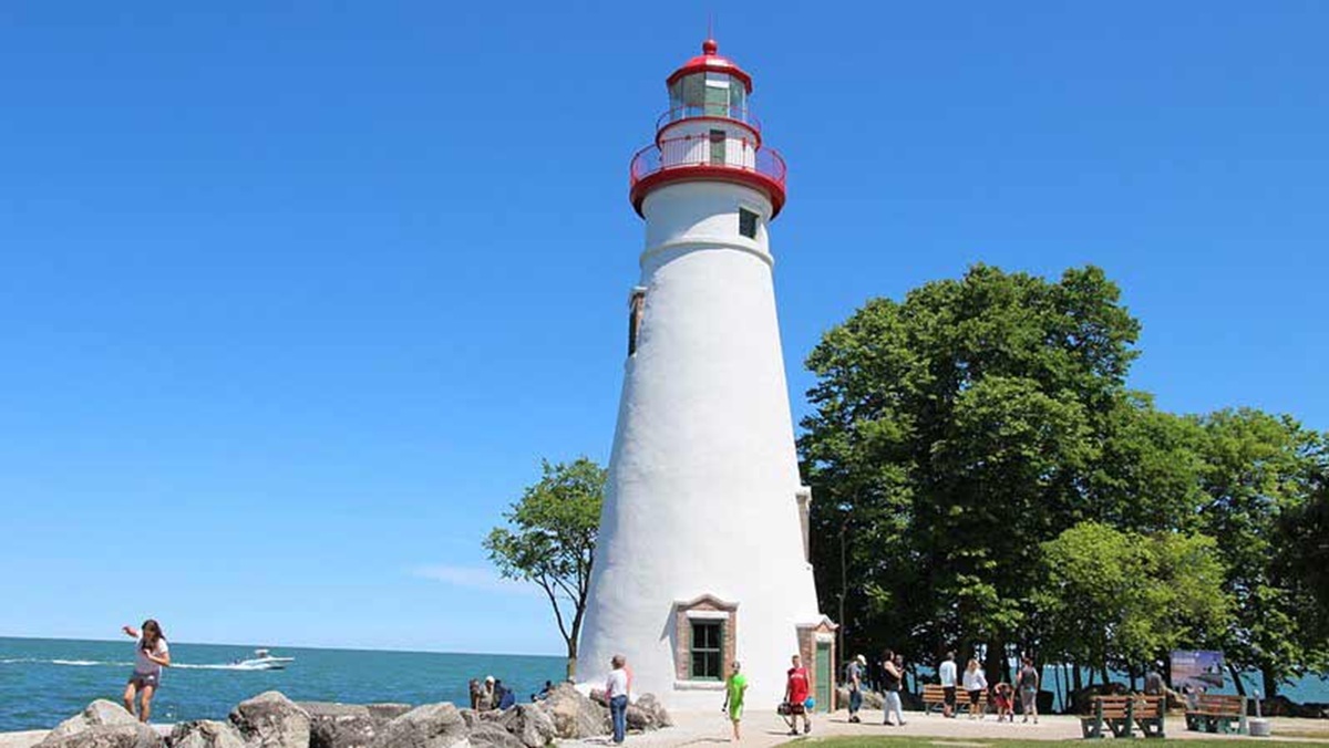 A Traveler’s Guide to the Historic Beacon of Lake Erie: Exploring Marblehead Lighthouse
